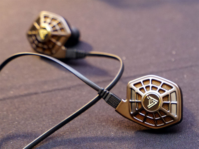 Audeze iSine 20 - The Audio Beat - www.TheAudioBeat.com